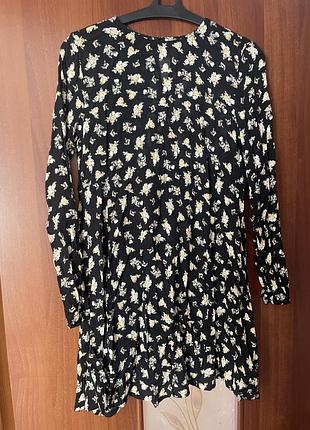 Легка чорна сукня-міні в квіточку mango / mng collection (розмір s)