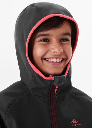 Куртка девочке софтшелл quechua декатлон softshell 10-11 лет демисезонная на флисе ветровка с капюшоном спортивная туристическая ветрозащитная мембран 4
