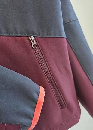 Куртка девочке софтшелл quechua декатлон softshell 10-11 лет демисезонная на флисе ветровка с капюшоном спортивная туристическая ветрозащитная мембран 7