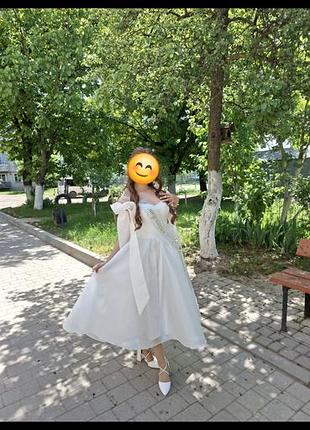 Выпускное платье для девочки,цвет айвори,размер s,турецкий атлас.