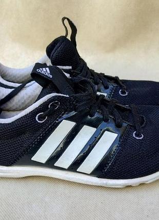 Бігові шиповки adidas/кросівки для бігу, розмір 33