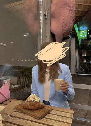 Блакитний жіночий піджак