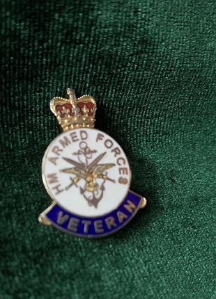 Вінтажний британський значок hm armed forces veteran королівські збройні сили британії емаль