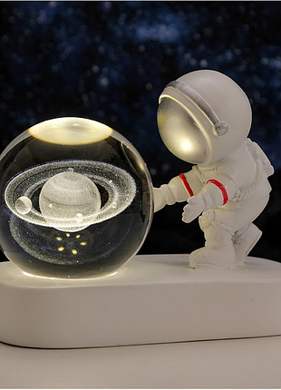 Ночник-криштальный шар с led-подсветкой «астронавт» 7×3 см