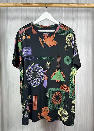 Nike nsw festival aop футболка з шикарним незвичним дизайном розмір xl