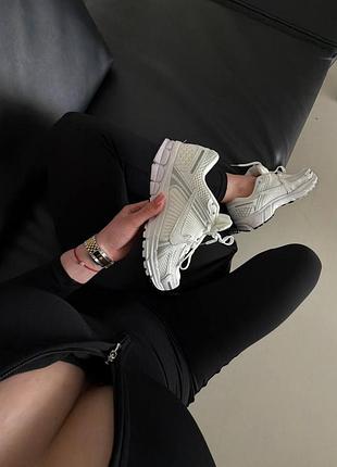 Білі кросівки унісекс nike zoom vomero 5 rnr white silver х вомеро 42
