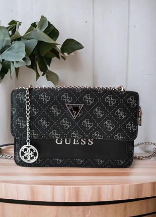 Стильна сумка guess чорного кольору на ланцюжку