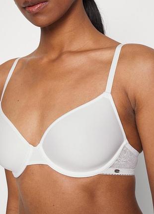 Бюстгальтер  75d skiny