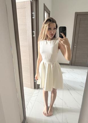 Сукня з прихованими кишенями