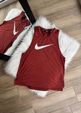 Женская спортивная майка nike