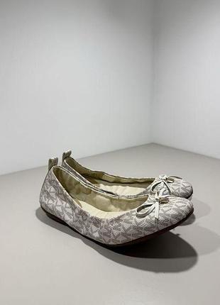 Бежеві жіночі балетки michael kors juliette flat шкіряні оригінал мокасини майкл корс туфлі на плоскій підошві