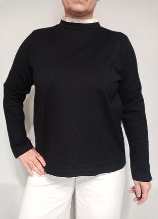 Лонгслив чорний з білим мереживним  коміром розмір xxl 3xl недорого