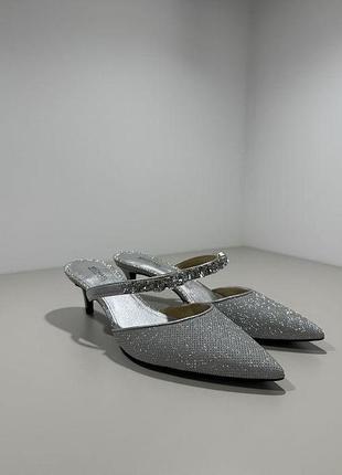 Жіночі стильні мюлі michael kors jessa flex mule 36.5 розмір 23.5 см оригінальні босоніжки на каблучку прикрашені кристала сірого кольору майкл корс