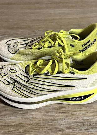 Кроссовки new balance fuel cell supercomp elit v3 p 41.5 оригинал