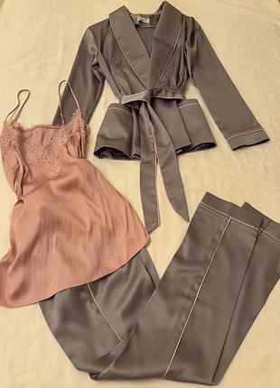 Костюм-тройка в пижамном стиле (loungewear)— новый