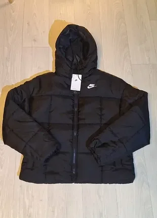 Куртка женская оригинал nike fb7672 010, размер s.