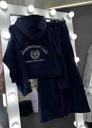 Жіночий брючний прогулянковий костюм