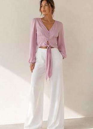 Нежно-розовая (пудровая) укороченная блузка от бренда boohoo,