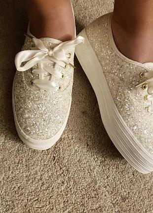 Кеды на платформе молочного цвета 36(22 см.) размера бренда keds