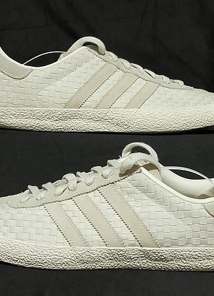 Кроссовки adidas