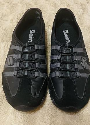 Чорні жіночі кросівки або сліпони бренду skechers bikers, 36 розмір
