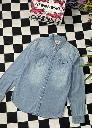 Подовжена джинсова сорочка на кнопках з неодноридним кольором slim fit