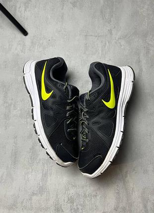 Кроссовки nike   состояние на фото  размер-43(27.5)  цена-300грн