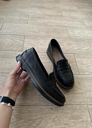 Clarks raisie elett шкіряні класичні лофери 40 розмір 25,5 см устілка