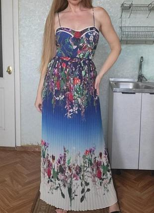 Платье макси karen millen голубое омбре плисерированное корсетное в цветы - размер eu 36