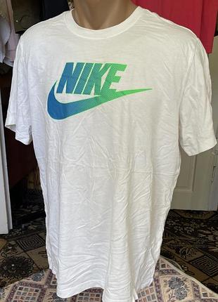 Футболка nike біла з логотипом, розмір l (є дірочка)