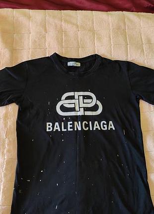 Футболка balenciata