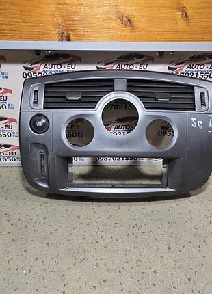 Накладка центральной консоли торпеды салона renault scenic 2,рено сценик 2 8200140713