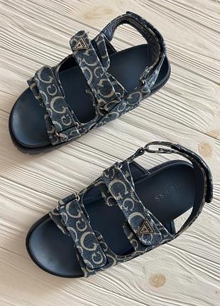 Босоніжки guess