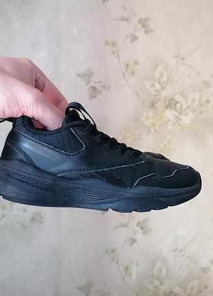 Кроссовки reebok на стопу 18,5 см
натуральная кожа и кожзам