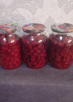 Вишня в собственном соковые