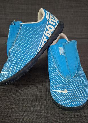 Дитячі футбольні бутси сороконіжки nike mercurial vapor 13 розмір 29.5