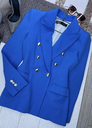 Приталений піджак zara s подовжений піджак з об’ємними плечима блакитний піджак двобортний зара з ґудзиками