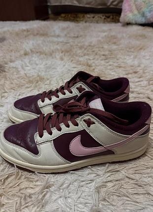 Кросівки жіночі nike dunk бордові