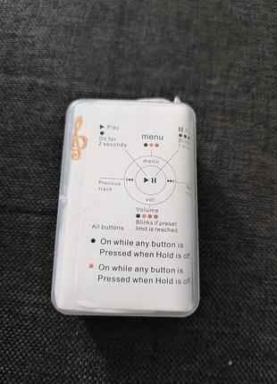Mp3-плеєр із підтримкою microsd, навушниками та usb-кабелем (не перевірявся)