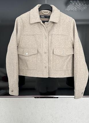 Бомбер бежевий zara  28