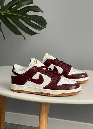 😍 жіночі кросівки nike dunk low lx dark team red croc