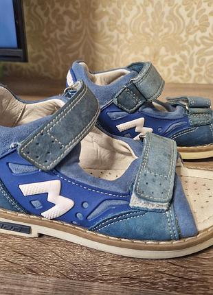 Босоножки minimen для мальчика в 26 р