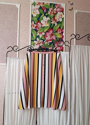 Стильна юбка в полоску з гудзиками papaya collection.