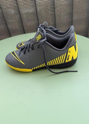 Кросівки nike