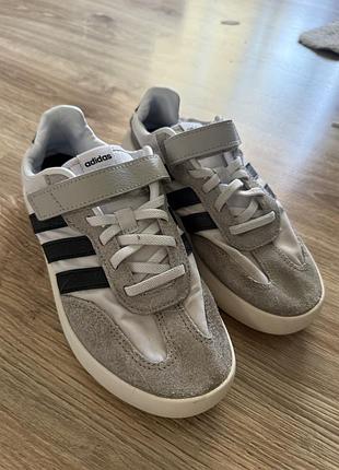 Кросівки adidas дитячі