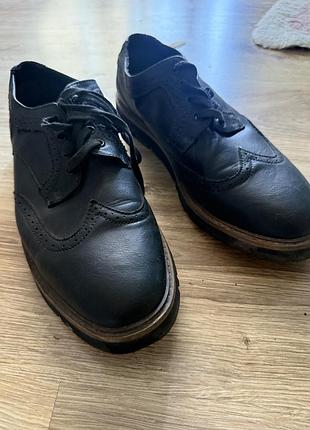 Чорні еко шкіра туфлі zara