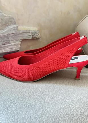 Трендові  вʼязані слінгбеки kitten heels