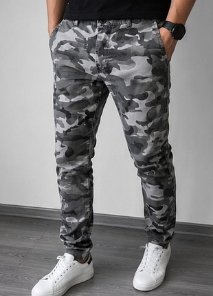 Мужские камуфляжные брюки zara man eur 42 серые slim