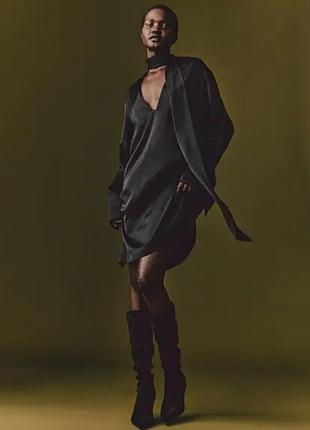 Гарна чорна атласна міні сукня ,h&m