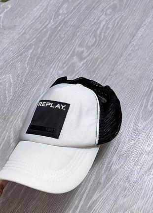 Кепка replay